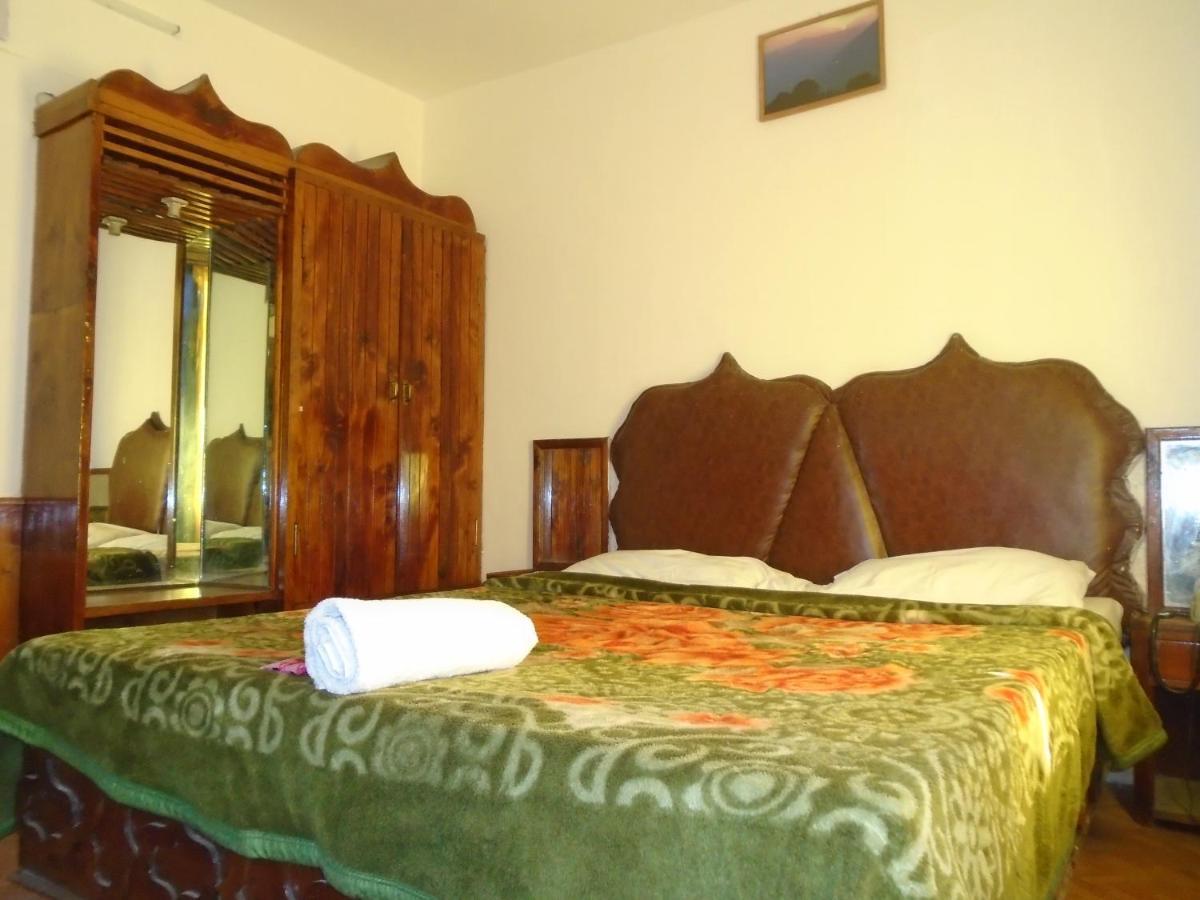Hotel Magnolia Mallroad Manali ภายนอก รูปภาพ