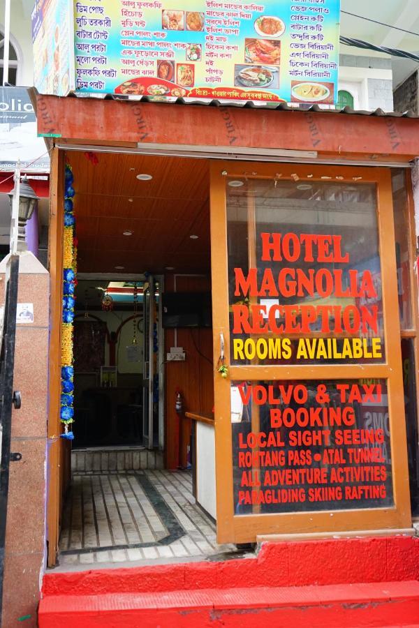 Hotel Magnolia Mallroad Manali ภายนอก รูปภาพ