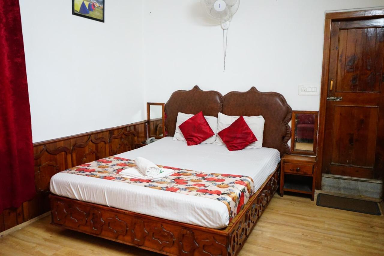 Hotel Magnolia Mallroad Manali ภายนอก รูปภาพ