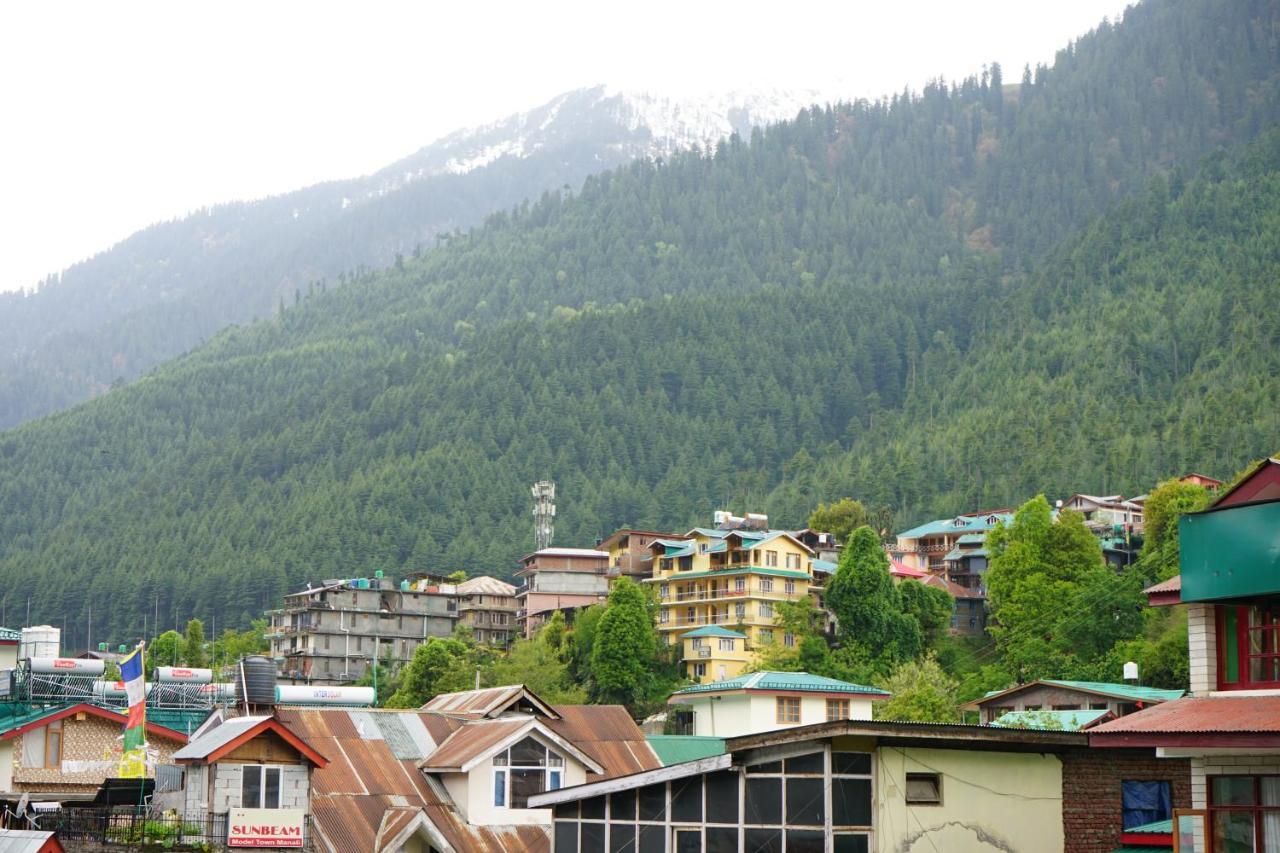 Hotel Magnolia Mallroad Manali ภายนอก รูปภาพ