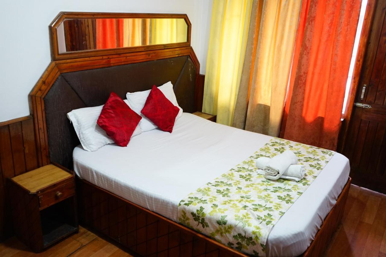 Hotel Magnolia Mallroad Manali ภายนอก รูปภาพ