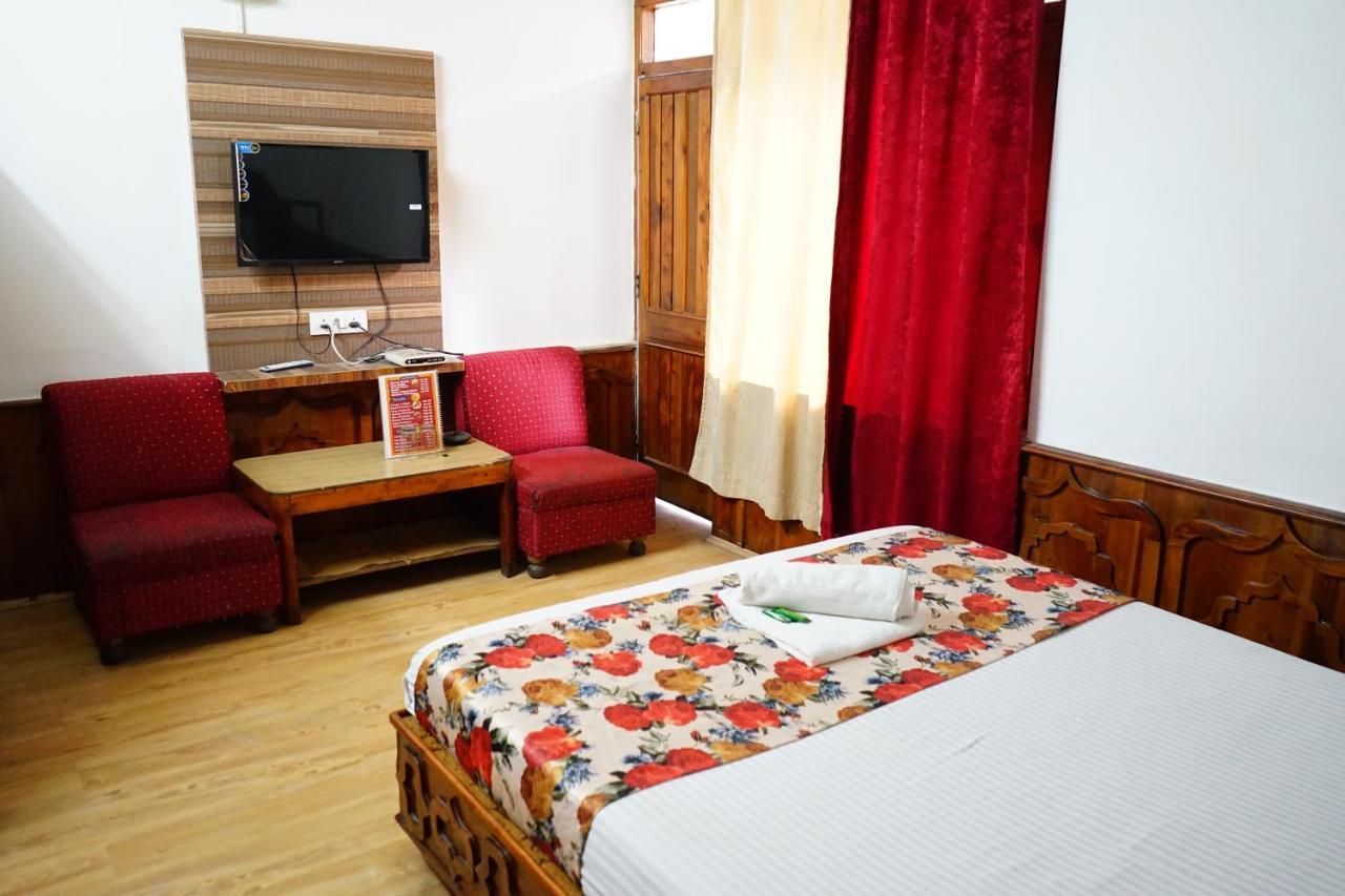 Hotel Magnolia Mallroad Manali ภายนอก รูปภาพ